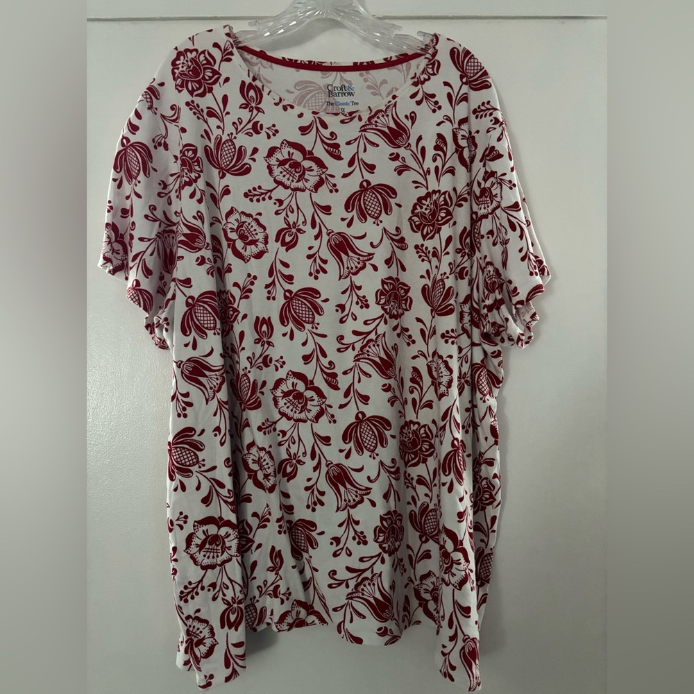 Croft & Barrow White and Red Floral Women’s Tee